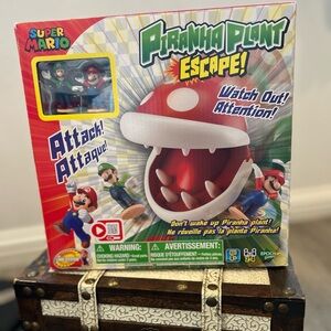 Nintendo Super Mario Piranha Plant Escape Game - Red and Green